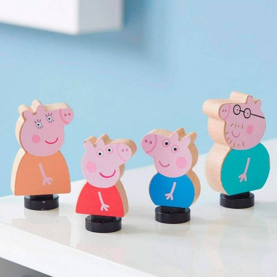 Ролевые игрушки Деревянный набор фигурок Peppa Семья Пеппы, ТМ Peppa