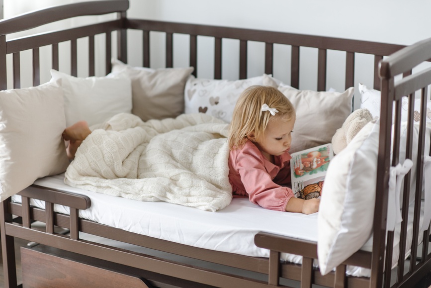 Ліжечка Дитяче ліжко TRANSFORMER з маятником і ящиком горіхова, Дитячий сон
