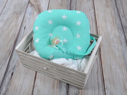 Подушки Детская подушка для новорожденных с держателем, мятная с белыми звездами, MagBaby
