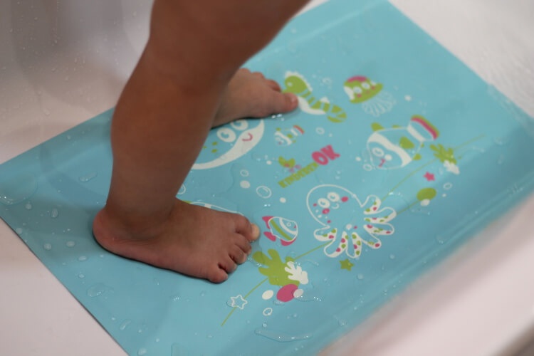 Коврики в ванную Антискользящий детский резиновый коврик для ванны M, с рисунком голубой, KINDERENOK
