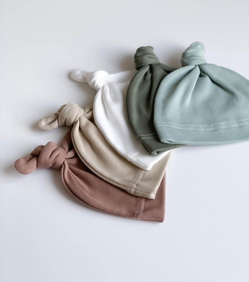 Чепчики, шапочки для новонародженних Шапочка вузлик інтерлок, світло-бежевий, інтерлок на байці, Little Angel