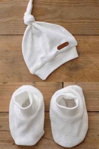 Чепчики, шапочки для новорождённых Набор шапочка с пинетками "Gretel", молочный, MagBaby