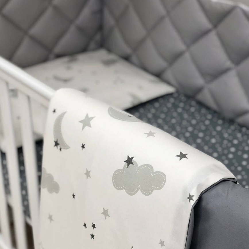 Постелька Комплект постельного белья Baby Mix Облака, серый, 6 элементов, Маленькая Соня