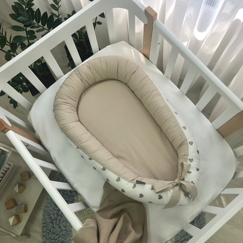 Кокони для новонароджених Кокон Baby Design Серця сіро-бежеві, Маленька соня