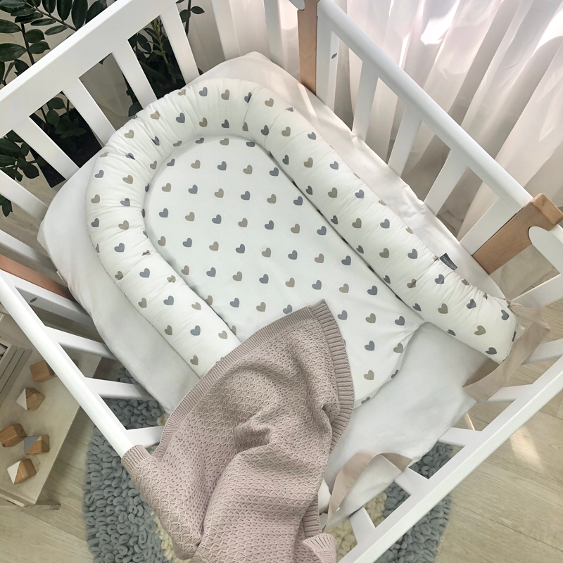 Кокони для новонароджених Кокон Baby Design Серця сіро-бежеві, Маленька соня