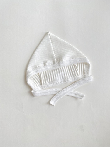 Чепчики, шапочки для новорождённых Чепчик-гномик на завязках, рубчик, белый, Little Angel