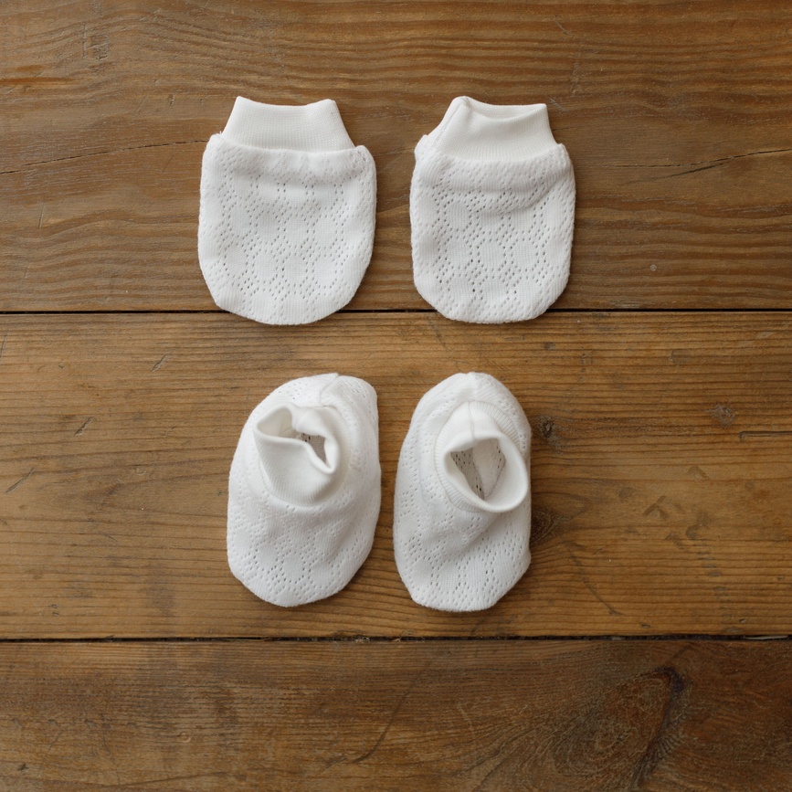Боди с длинным рукавом Комплект для новорожденных Wind (боди, ползунки, шапочка, царапки, пинетки), молочный, MagBaby
