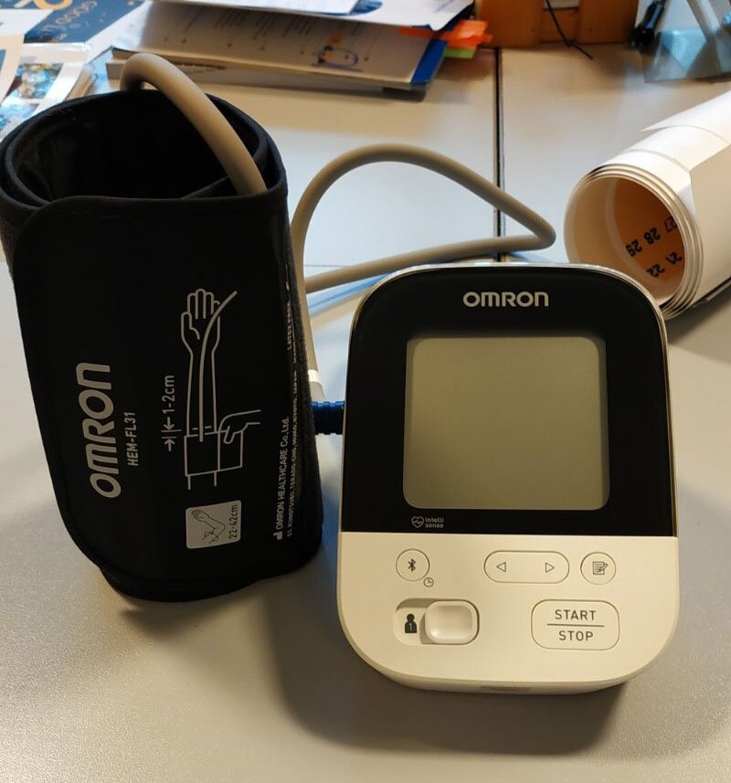 Тонометры, термометры Измернитель артериального давления и частоты сердечно сокращения М4 Intelli IT НЕМ-7155T-EВК, Omron